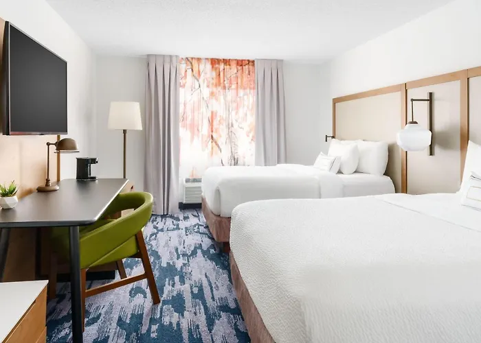 Hotel Fairfield By Marriott South
