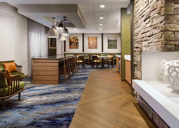 Fairfield By Marriott South Hotel 3*