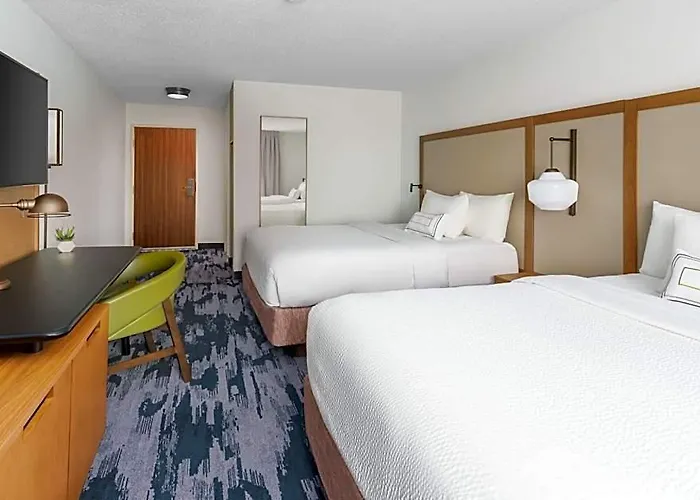 Hotel Fairfield By Marriott South