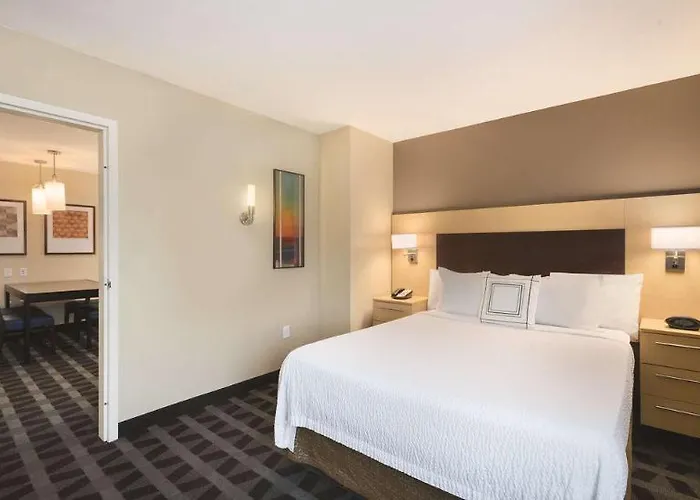 Hotel Fairfield By Marriott South 3*